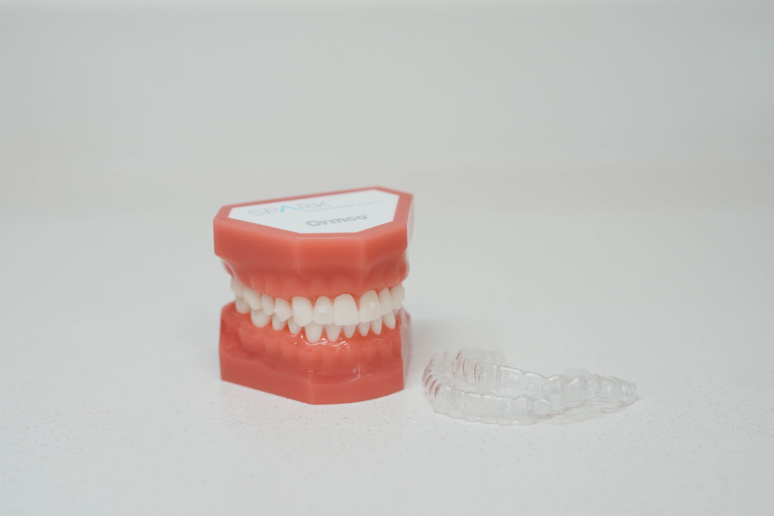 Retainer demonstration.